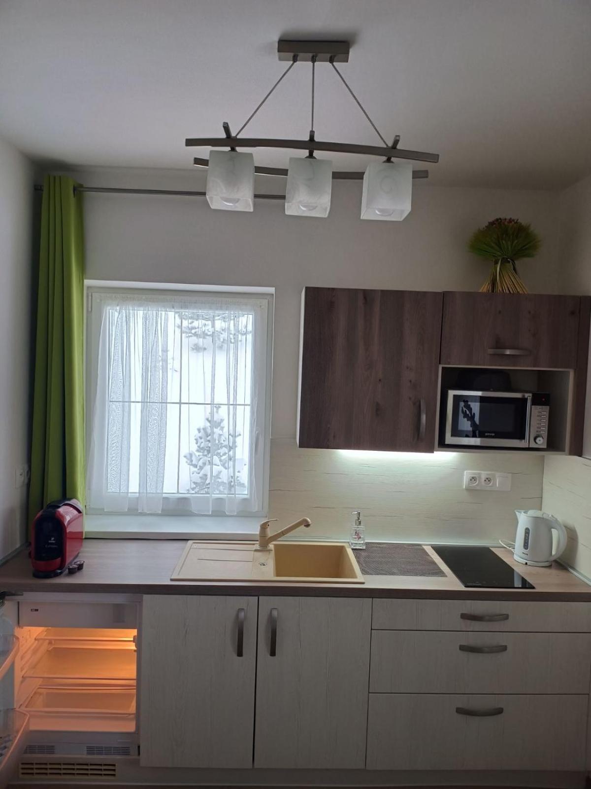 Apartman Grun -Vratna-Paseky Zilina Exterior photo